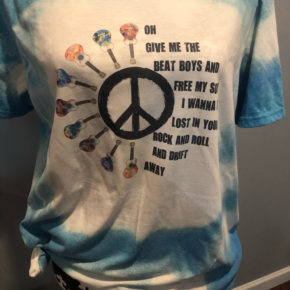 Ladies shirt.